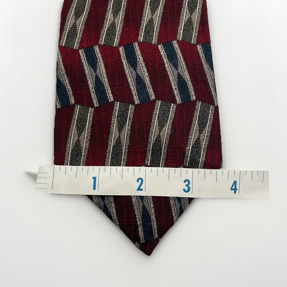 Valeriano Men's Silk‎ Tie Red Geometric Pattern Vintage Classic 3.75